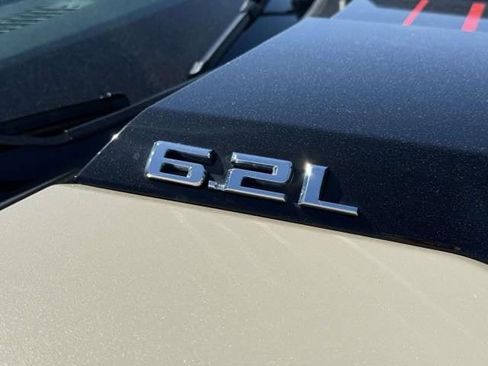 Used 2022 Chevrolet Silverado 1500 ZR2 w/ Technology Package AWD/4WD image 7