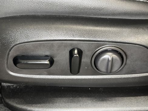 Used 2019 Chevrolet Blazer LT w/ Sun and Wheels Package image 22