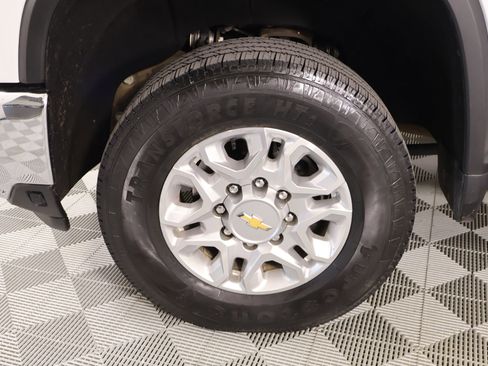 Used 2024 Chevrolet Silverado 3500 LT image 16