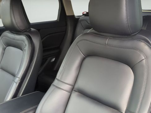 Used 2023 Lincoln Corsair FWD image 9