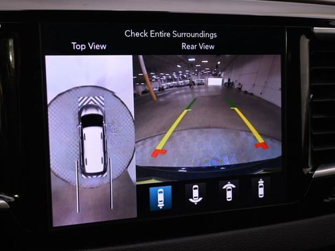 Used 2018 Chrysler Pacifica Touring-L Plus image 31