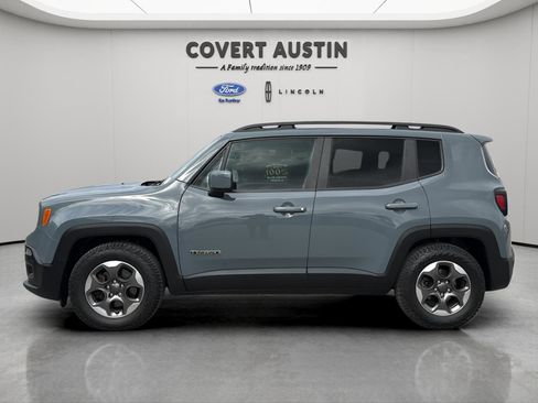 Used 2017 Jeep Renegade Latitude image 2