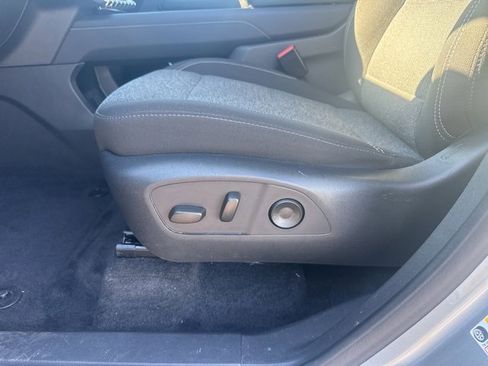 Used 2025 GMC Acadia Elevation image 19