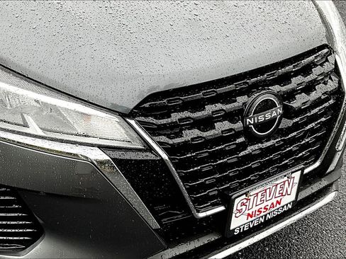 New 2025 Nissan Kicks Play S image 31