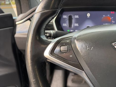 Used 2016 Tesla Model X 90D image 39