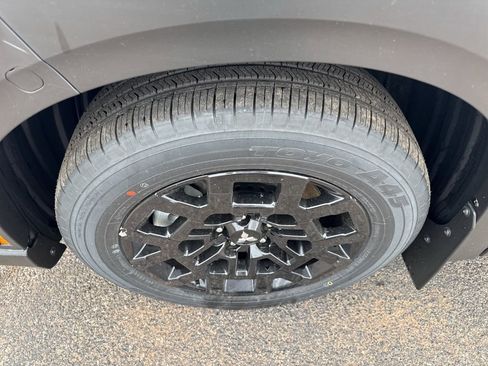 New 2026 Mitsubishi Outlander AWD image 43