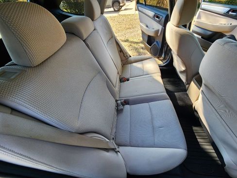 Used 2017 Subaru Outback 2.5i Premium image 10