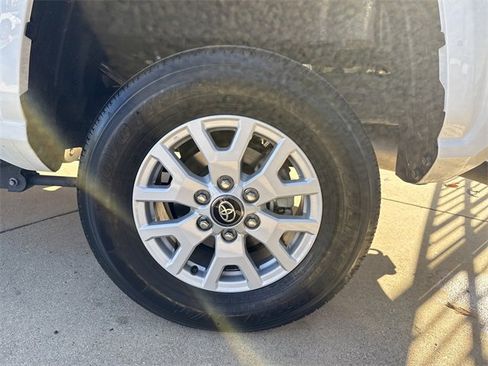 Used 2024 Toyota Tacoma SR5 image 21