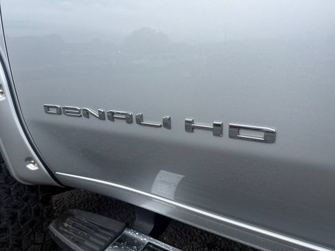 Used 2022 GMC Sierra 2500 Denali AWD/4WD image 17