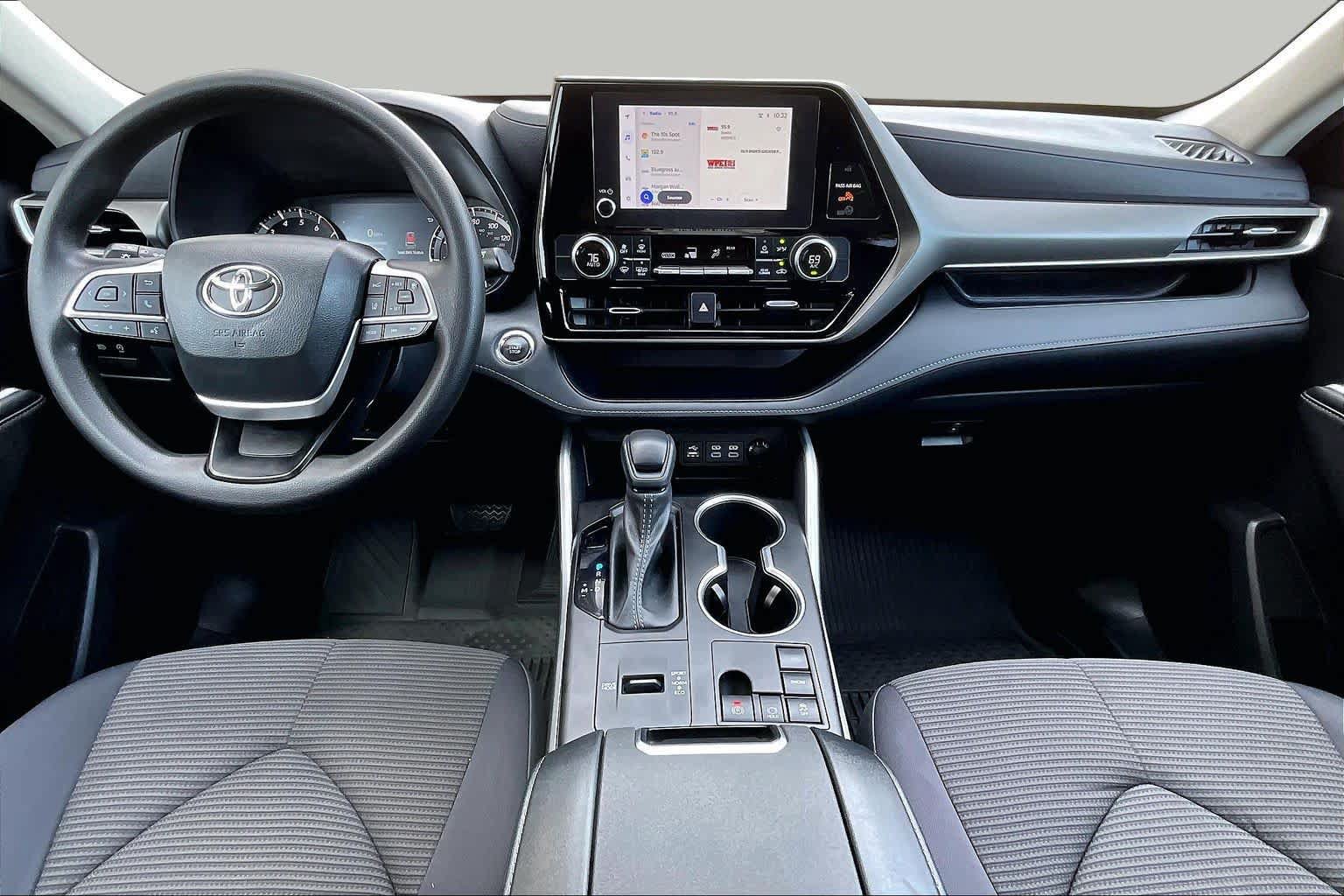Used 2023 Toyota Highlander L FWD image 15