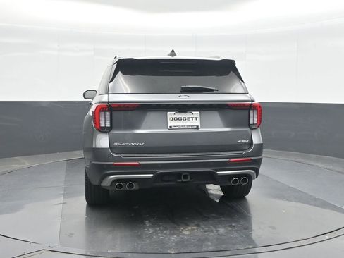 Certified 2025 Ford Explorer Platinum w/ Ultimate Package AWD/4WD image 17