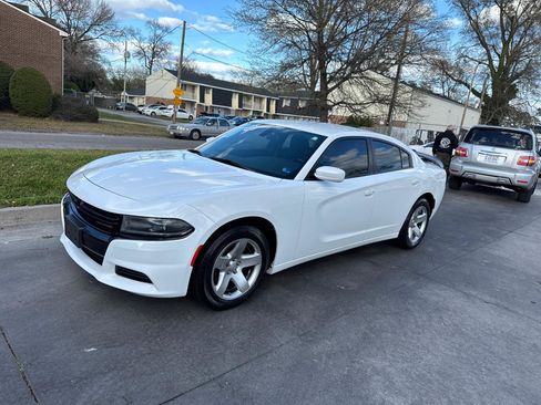 Used 2021 Dodge Charger Police image 2