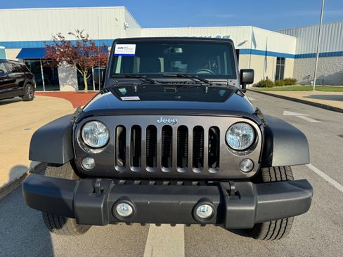 Used 2017 Jeep Wrangler Unlimited Sport w/ Quick Order Package 24S AWD/4WD image 2
