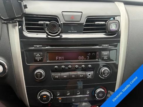 Used 2015 Nissan Altima 2.5 S w/ Power Driver Seat Package FWD image 10