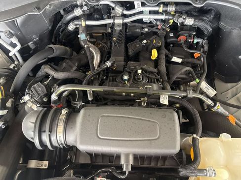 Used 2023 Ford Explorer XLT w/ Equipment Group 202A AWD/4WD image 32