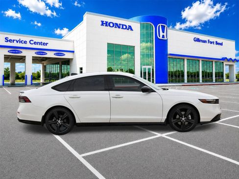 Used 2023 Honda Accord Sport image 8