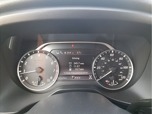 Used 2022 Nissan Titan SV AWD/4WD image 16