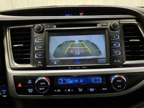 Certified 2019 Toyota Highlander Limited Platinum image 22