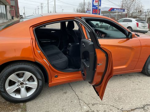 Used 2011 Dodge Charger SE image 23
