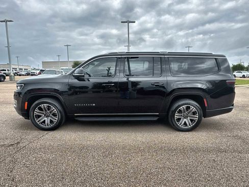 Used 2025 Jeep Wagoneer L Series II w/ 8-pass Seating Package AWD/4WD image 5