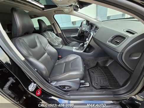 Used 2016 Volvo V60 T5 Cross Country image 19