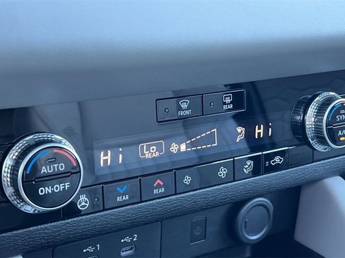 New 2026 Mitsubishi Outlander SEL image 22