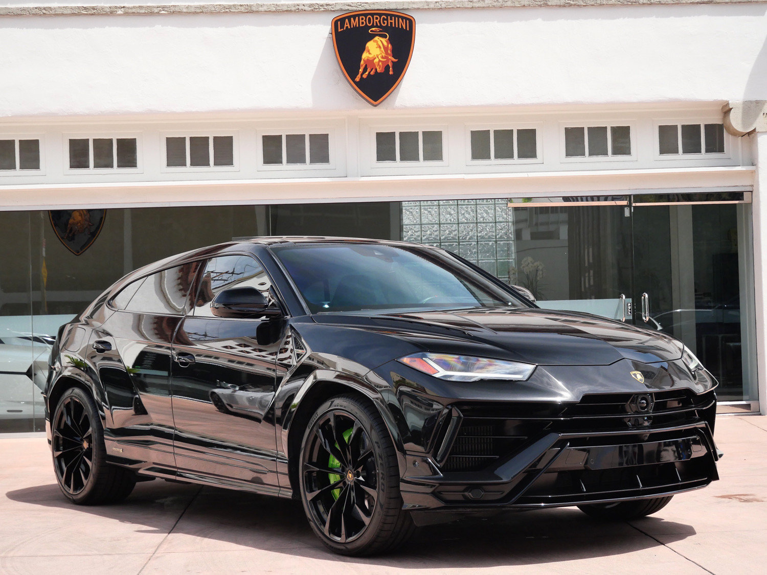 Used 2024 Lamborghini Urus S AWD/4WD image 1