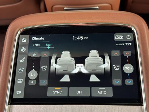 Used 2023 Genesis G90 3.5T image 41