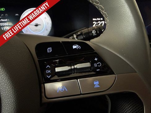Used 2025 Hyundai Elantra SEL FWD image 35