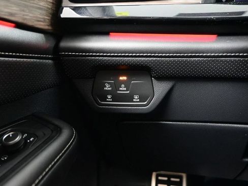 Used 2024 Volkswagen Atlas SEL Premium R-Line AWD/4WD image 18
