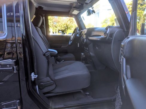 Used 2015 Jeep Wrangler Unlimited Sport w/ Quick Order Package 24S image 31