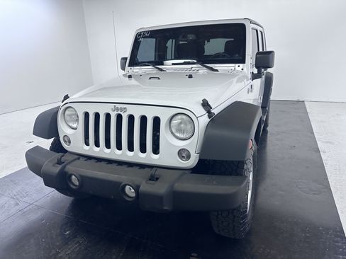 Used 2014 Jeep Wrangler Unlimited Sport w/ Quick Order Package 24S AWD/4WD image 4