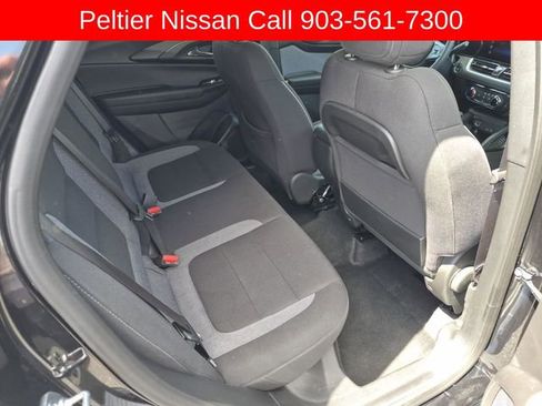 Used 2025 Chevrolet TrailBlazer LT AWD/4WD image 16