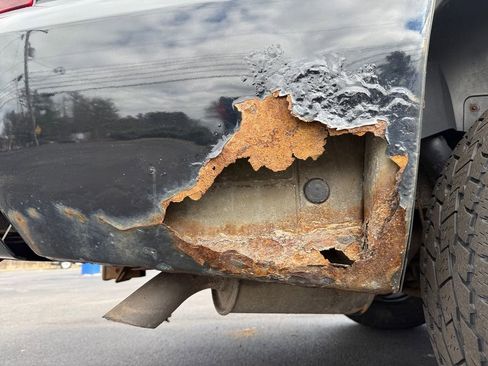 Used 2010 Chevrolet Avalanche LS w/ Interior Plus Package image 36