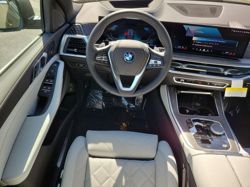 New 2026 BMW X5 xDrive50e image 11