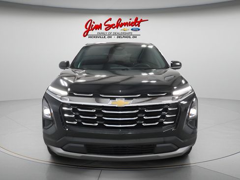 Used 2025 Chevrolet Equinox LT FWD image 3