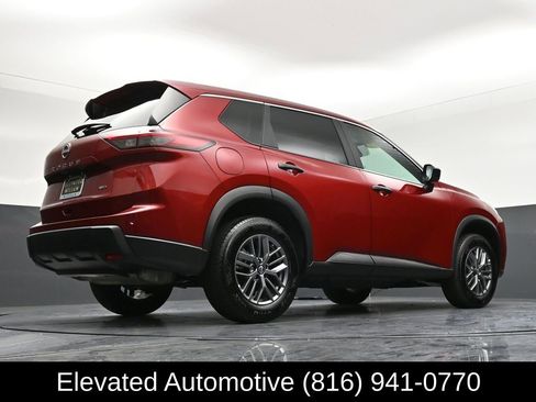 Used 2025 Nissan Rogue S AWD/4WD image 29