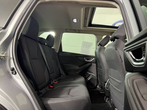 Used 2023 Subaru Forester Premium image 12