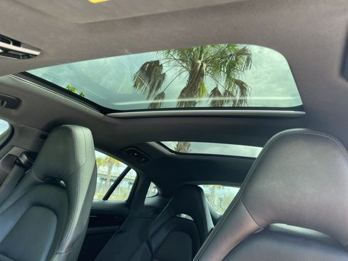 Used 2021 Porsche Panamera RWD image 29