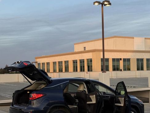 Used 2016 Lexus RX 350 FWD w/ Premium Package image 18