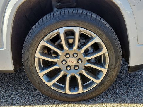 Used 2023 GMC Acadia Denali image 7