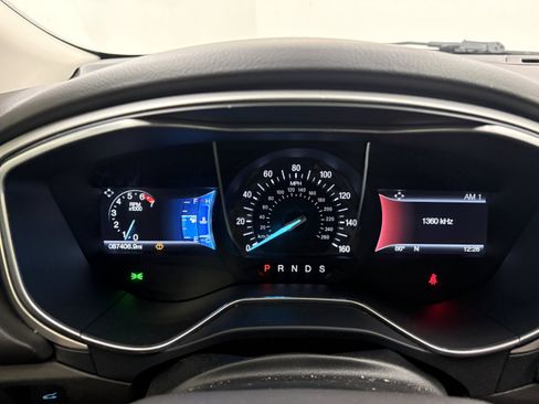 Used 2016 Ford Fusion SE FWD image 32