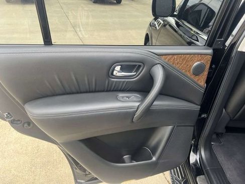 Used 2017 INFINITI QX80 4WD w/ Driver Assistance Package image 20