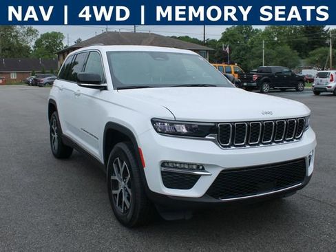 Used 2025 Jeep Grand Cherokee Limited AWD/4WD image 2