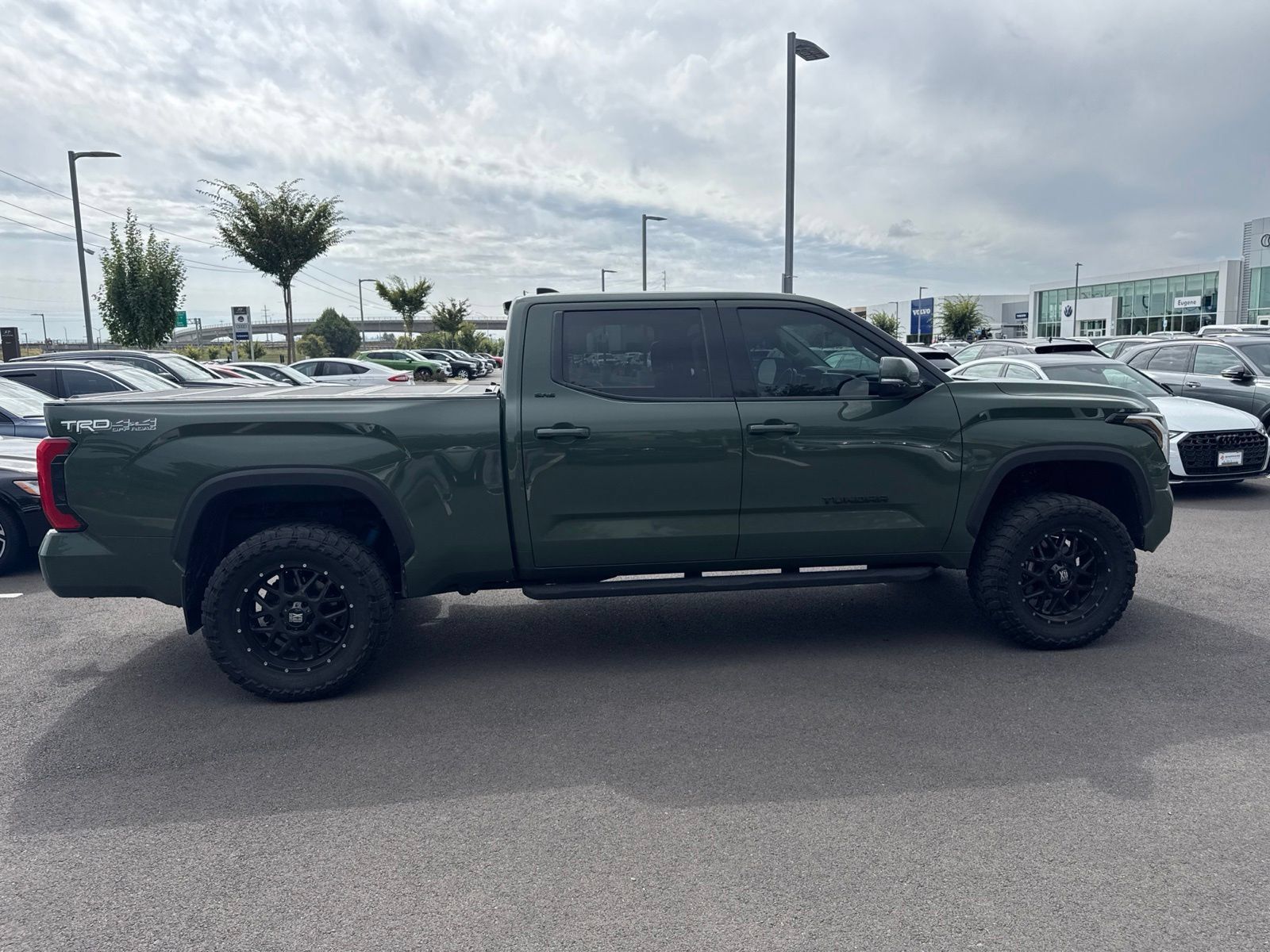 Used 2022 Toyota Tundra SR5 w/ TRD Off-Road Package AWD/4WD image 4