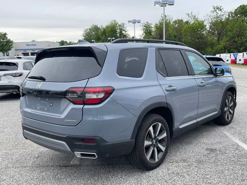 Certified 2025 Honda Pilot Touring image 5
