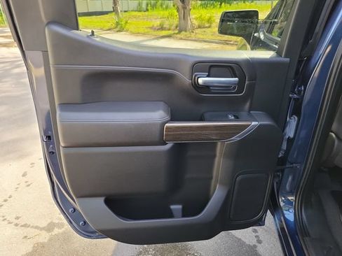 Used 2022 Chevrolet Silverado 1500 RST w/ LPO, Blackout Package AWD/4WD image 14