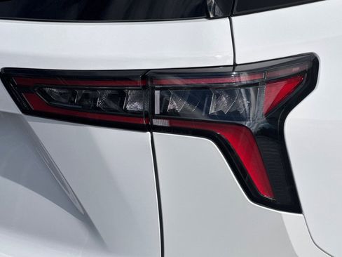 Used 2026 Chevrolet Equinox LT w/ LPO, Floor Liner Package image 51