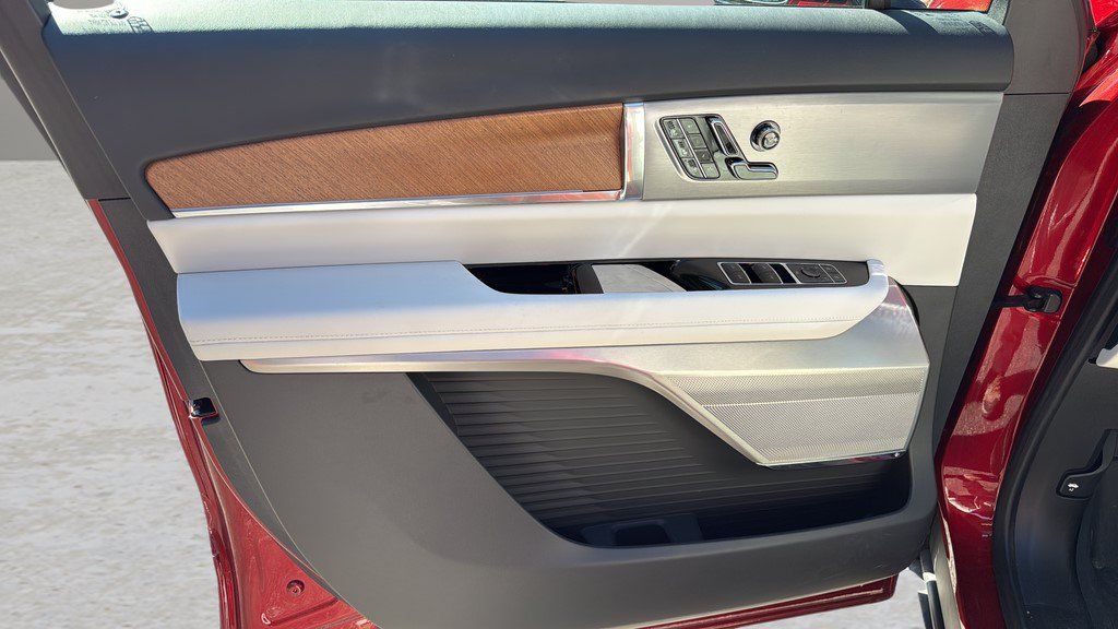 Certified 2026 Cadillac Vistiq Sport w/ LPO, Floor Liner Package AWD/4WD image 19