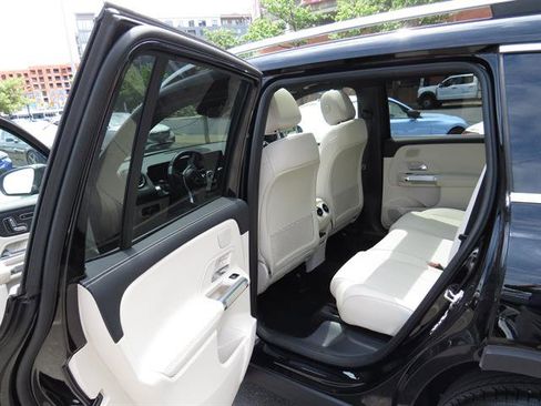 Used 2026 Mercedes-Benz GLB 250 4MATIC image 21